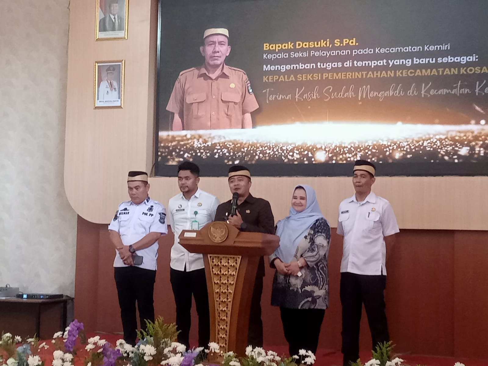 Suasana Haru Iringi Sertijab Camat dan Pegawai di Kecamatan Kemiri