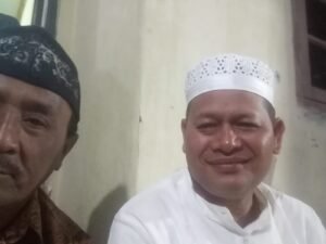 Kepala Desa Ketapang H. Khotibul Umam, S.H, Hadiri Tahlil Hari Ketiga Alm. Bahrumi (Cadoeng), Berikan Sambutan dan Bantuan Kepada Keluarga Almarhum