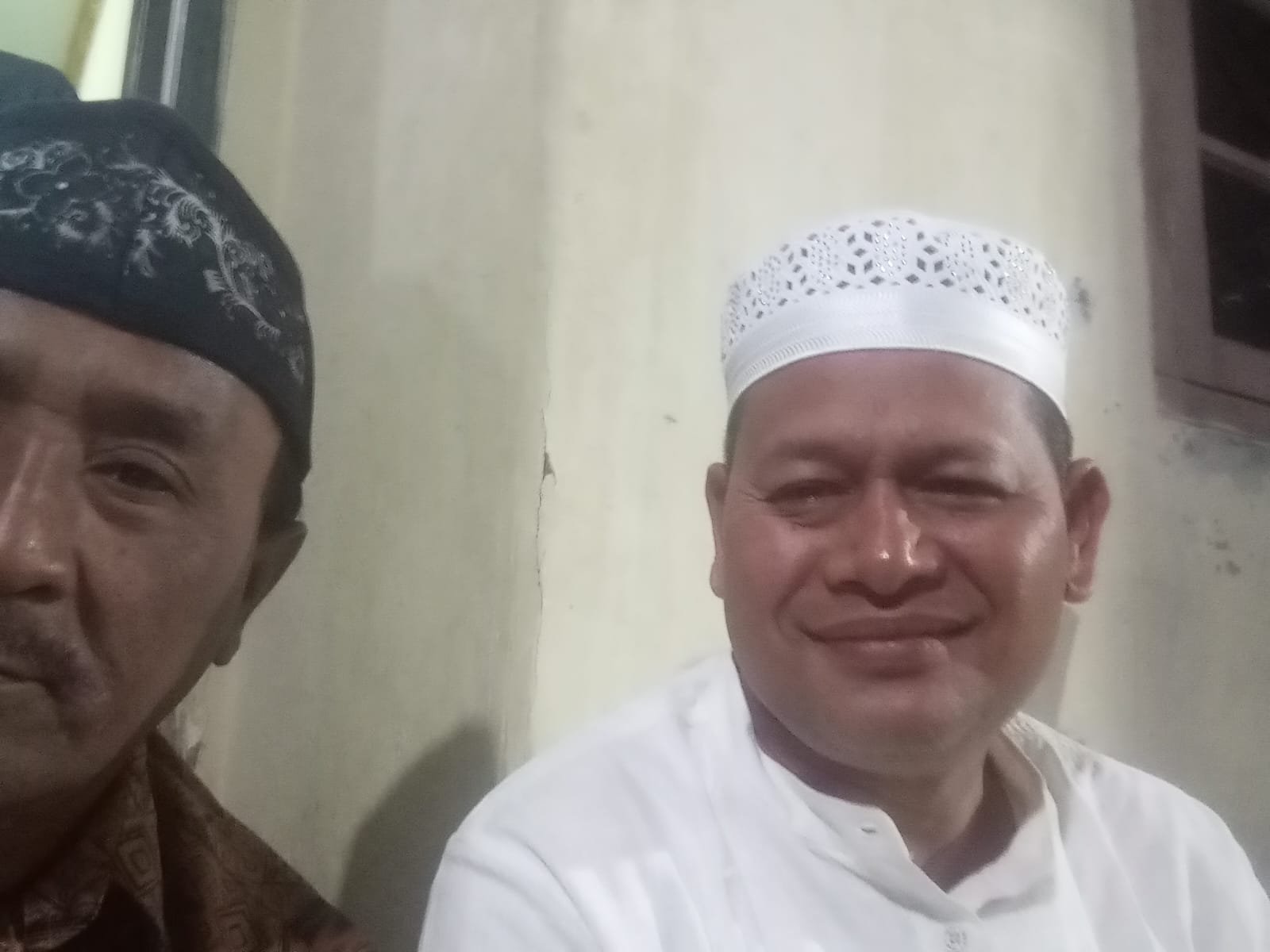 Kepala Desa Ketapang H. Khotibul Umam, S.H, Hadiri Tahlil Hari Ketiga Alm. Bahrumi (Cadoeng), Berikan Sambutan dan Bantuan Kepada Keluarga Almarhum